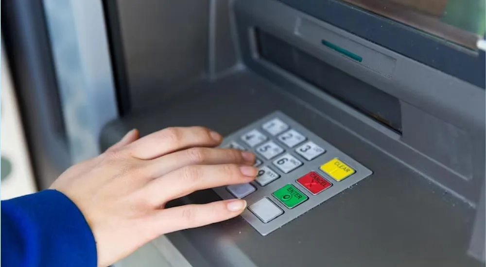 5 menit ke ATM & bank
